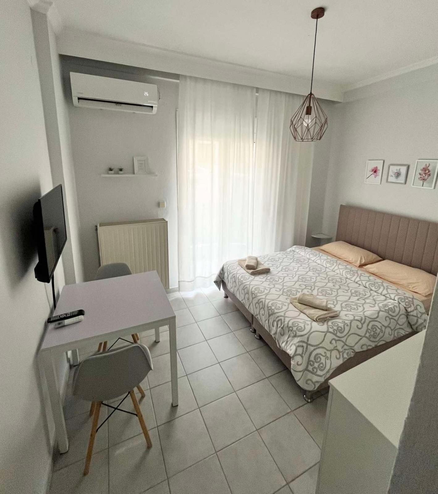 Nikoletta'S Studio Komotiní Luaran gambar